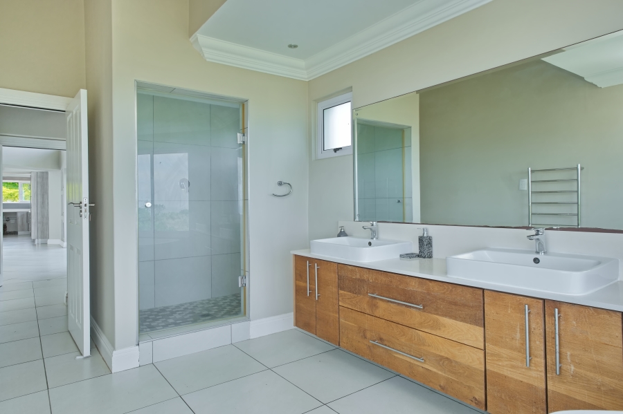 5 Bedroom Property for Sale in Blue Horizon Bay Eastern Cape